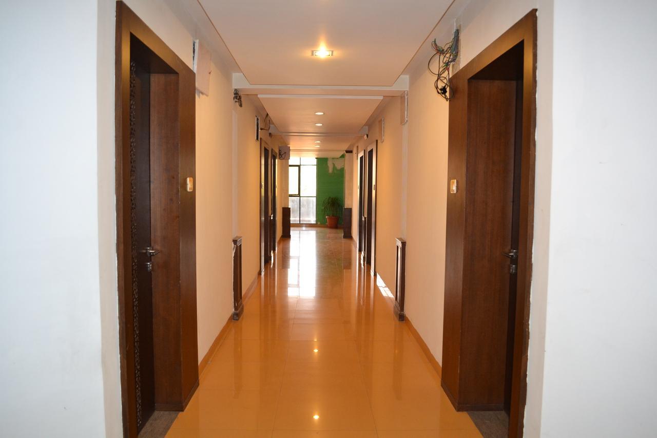 Hotel Ashish International Bhilai エクステリア 写真