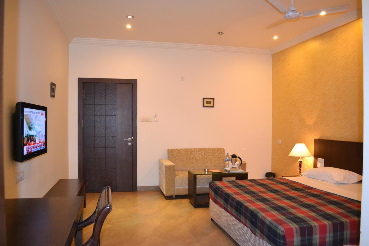 Hotel Ashish International Bhilai エクステリア 写真