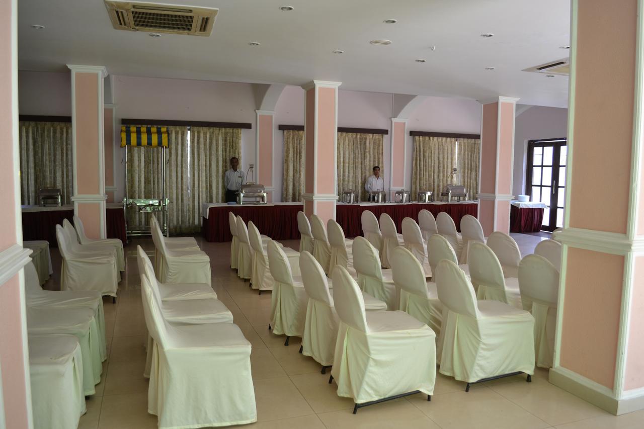 Hotel Ashish International Bhilai エクステリア 写真