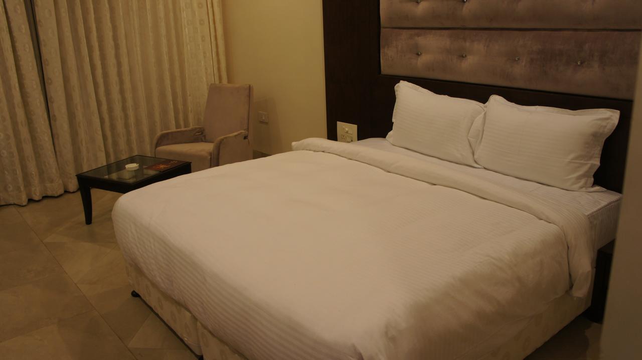 Hotel Ashish International Bhilai エクステリア 写真